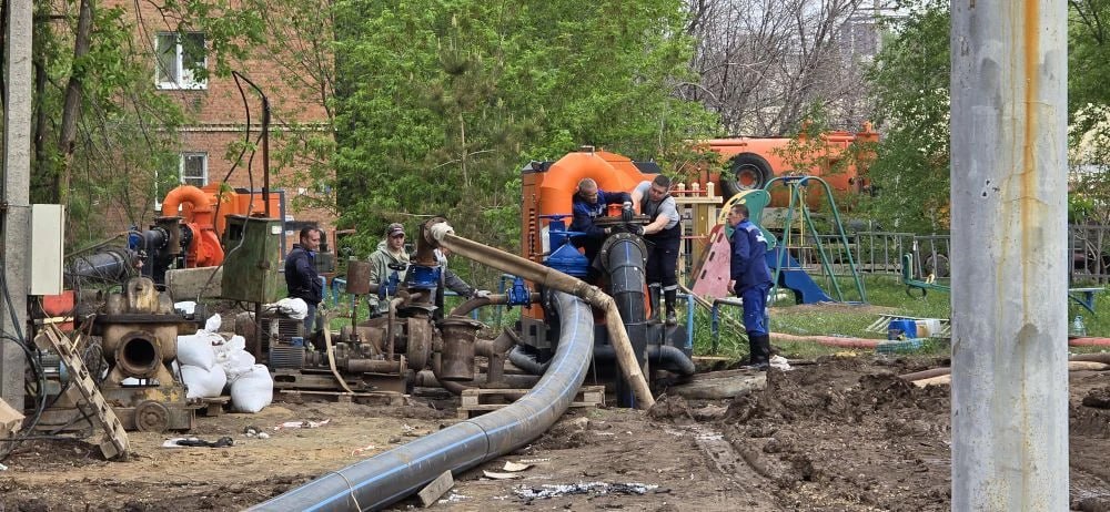 Жителей Энгельса просят не запасаться водой после устранения аварии на коллекторе Жителей Энгельса просят не запасаться водой после устранения аварии на коллекторе